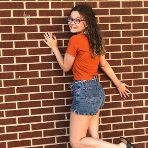 Meet your Posher, Alana